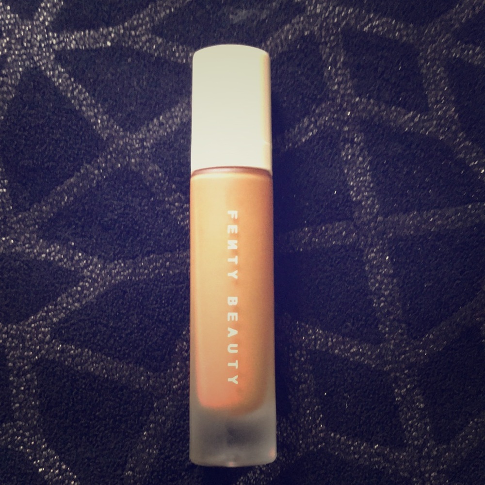 Fenty Beauty Fountain in the shade 410!